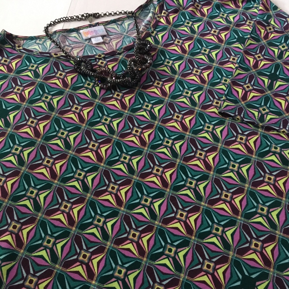 LuLaRoe Pinwheel Irma Tunic Top